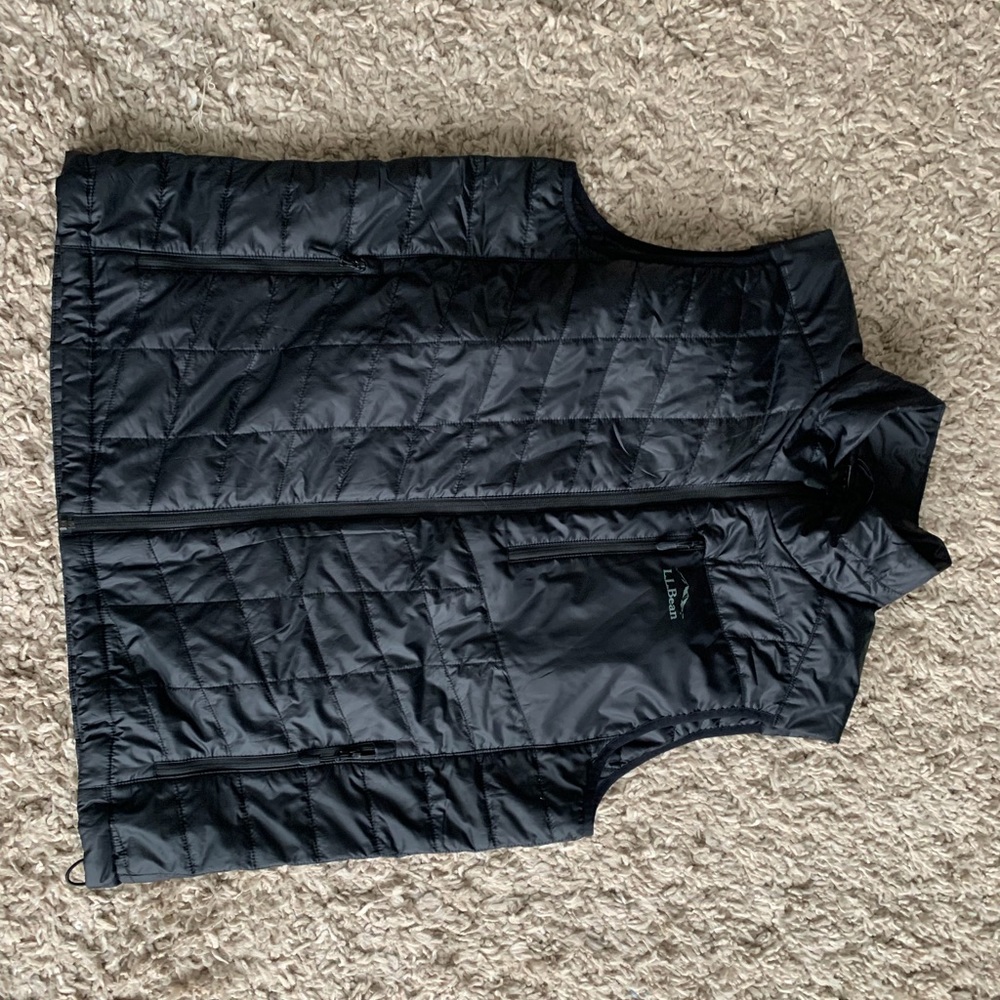 LL Bean Primaloft vest size large. Excellent condition. No flaws.